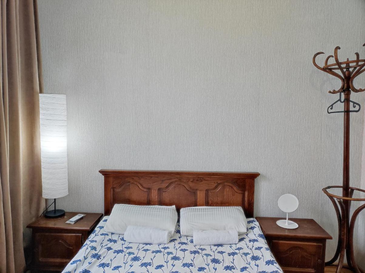 Friendly Guest House Kutaisi Ngoại thất bức ảnh